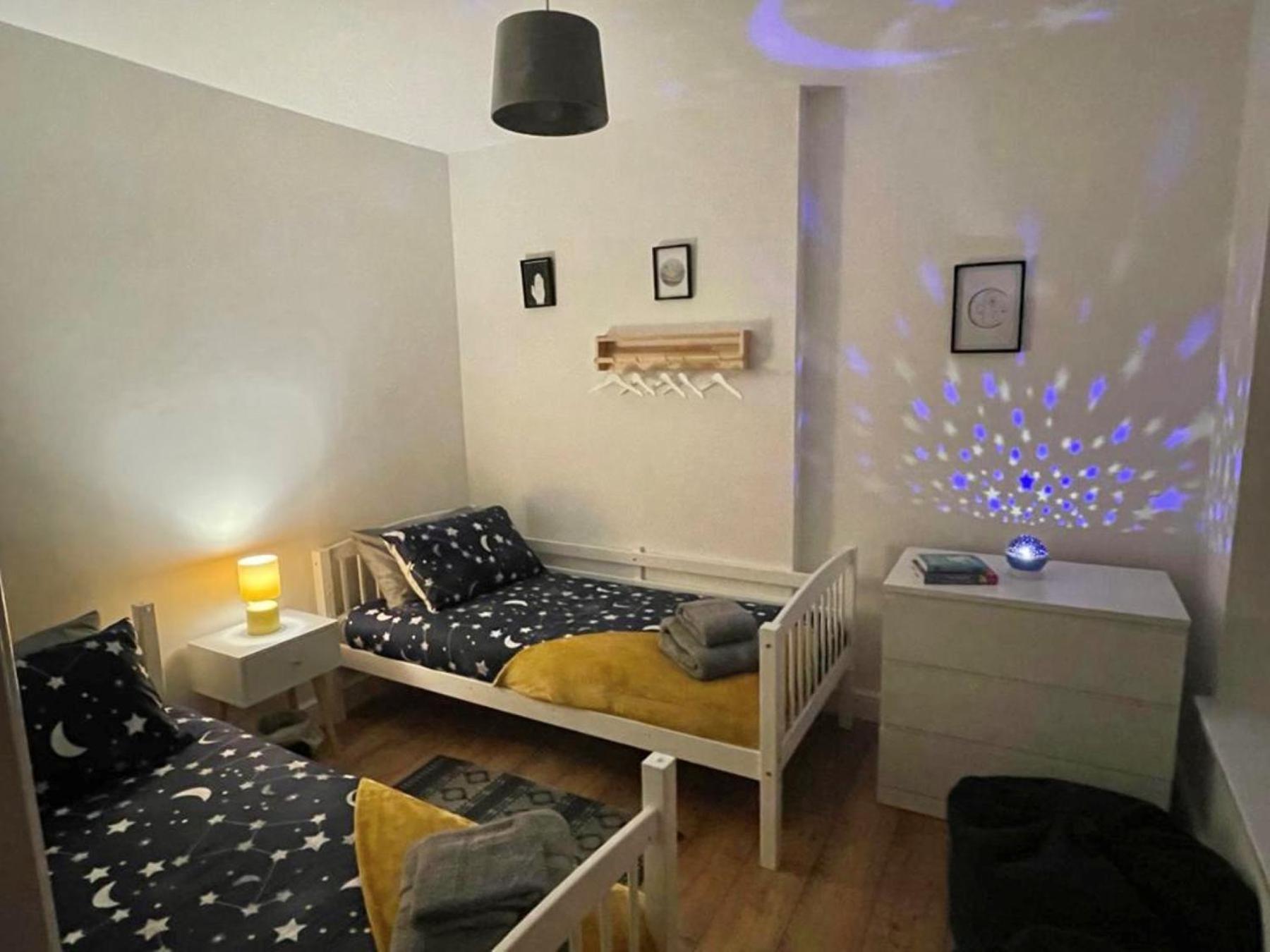 Casa One Hundred - A Beautiful 4 Bed House On The Beach Front Σουόνσι Εξωτερικό φωτογραφία