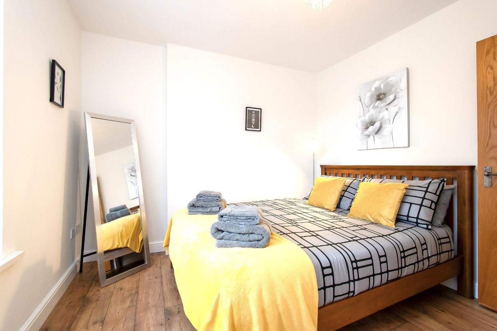 Casa One Hundred - A Beautiful 4 Bed House On The Beach Front Σουόνσι Εξωτερικό φωτογραφία
